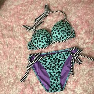 Victoria’s Secret bikini sz 32C top small bottom